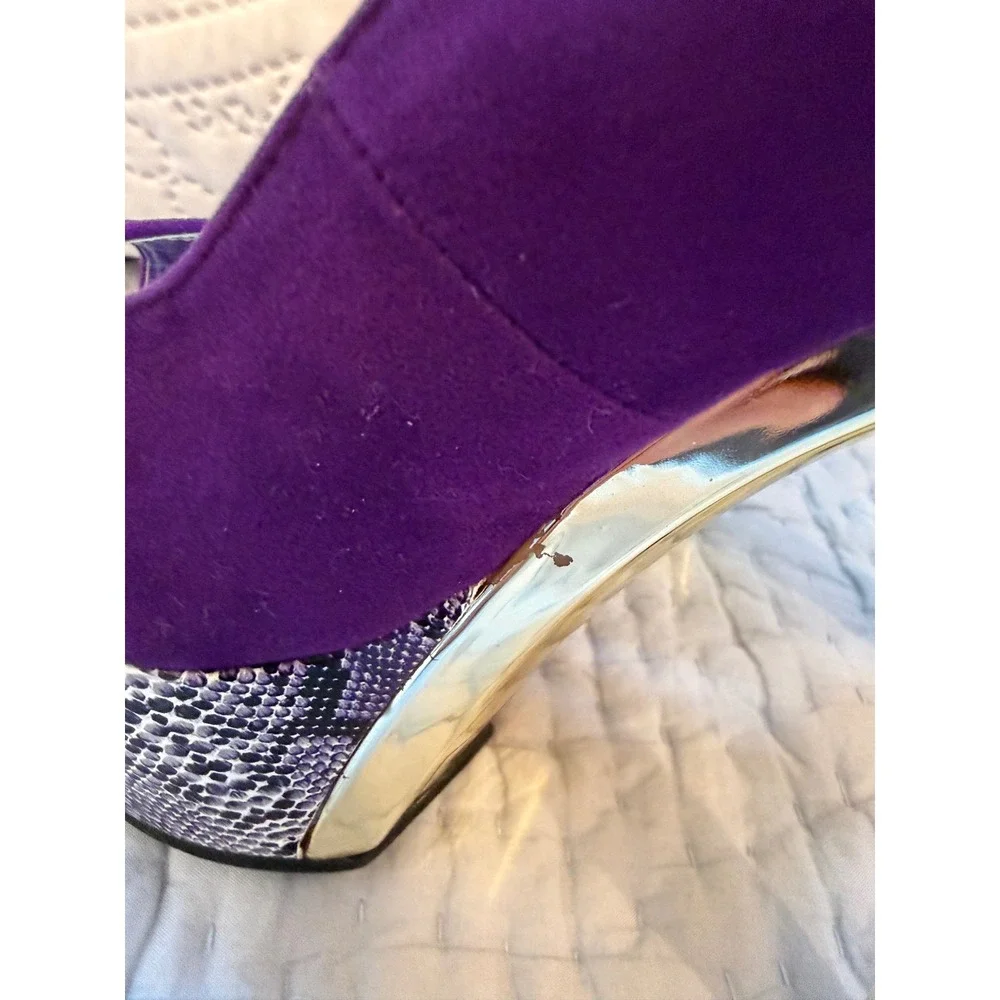 RH Purple Faux Suede Snakeskin Platform Peep Toe Heels Metallic Gold Accent 6.5